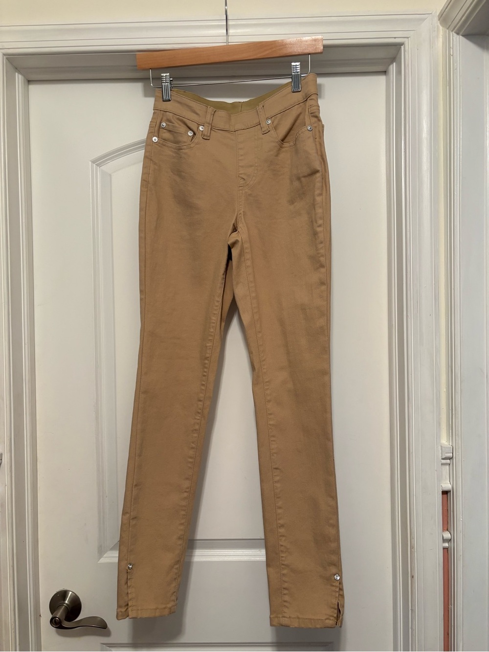 NWOT DG2 Classic Stretch Denim Pull-On Jegging